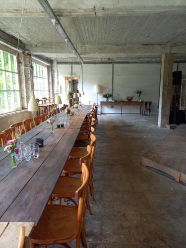 trouw HenO 00